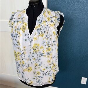 Women’s White Floral V-Neck Cap Sleeve Top